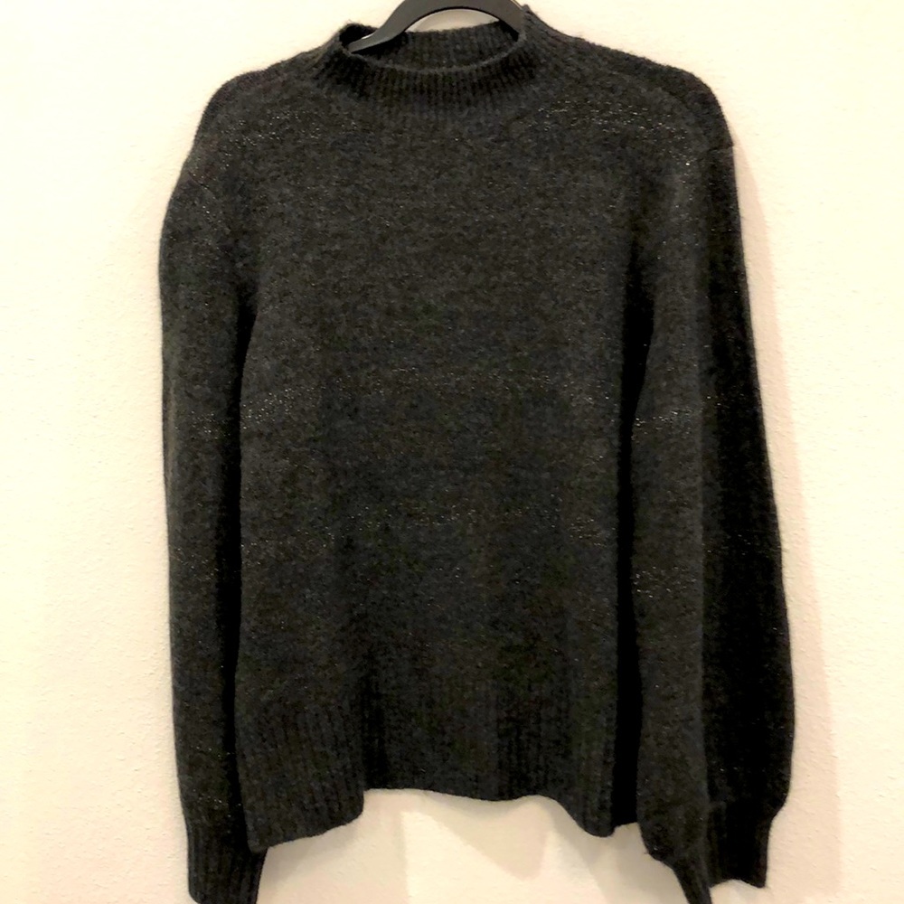 EUC Marled grey mock turtleneck sweater